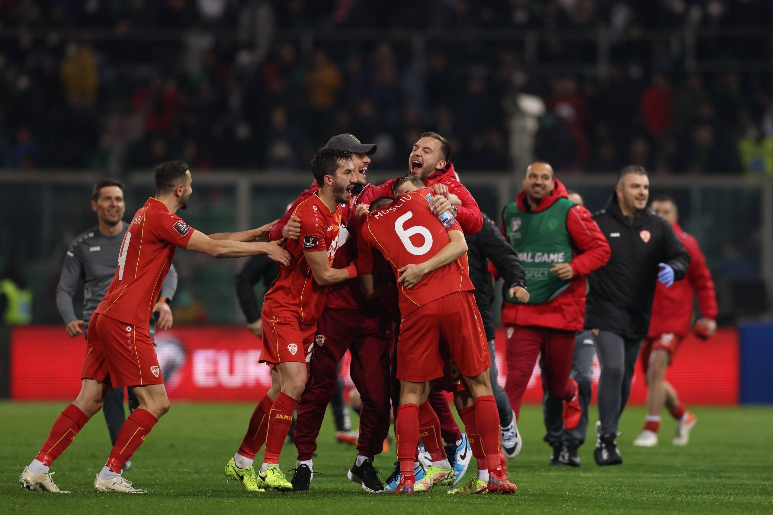 关于拉脱维亚球队主场大胜，士气大振的信息